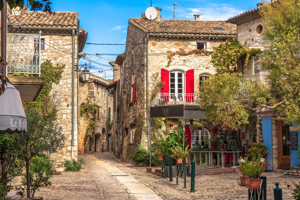 aigueze ambiance rue de village aigueze ambiance rue de village