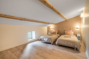 Chambre avec deux lits simple